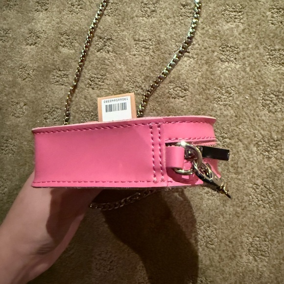 MINI HEART SHAPED LEATHER BAG (Dr Martens) - Picture 8 of 9